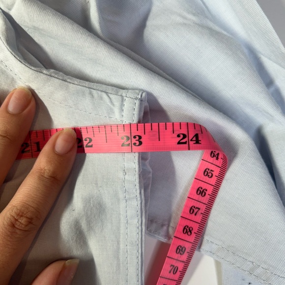 Old Navy Men Classic Fit Everyday Button Down Shirt - Picture 12 of 13